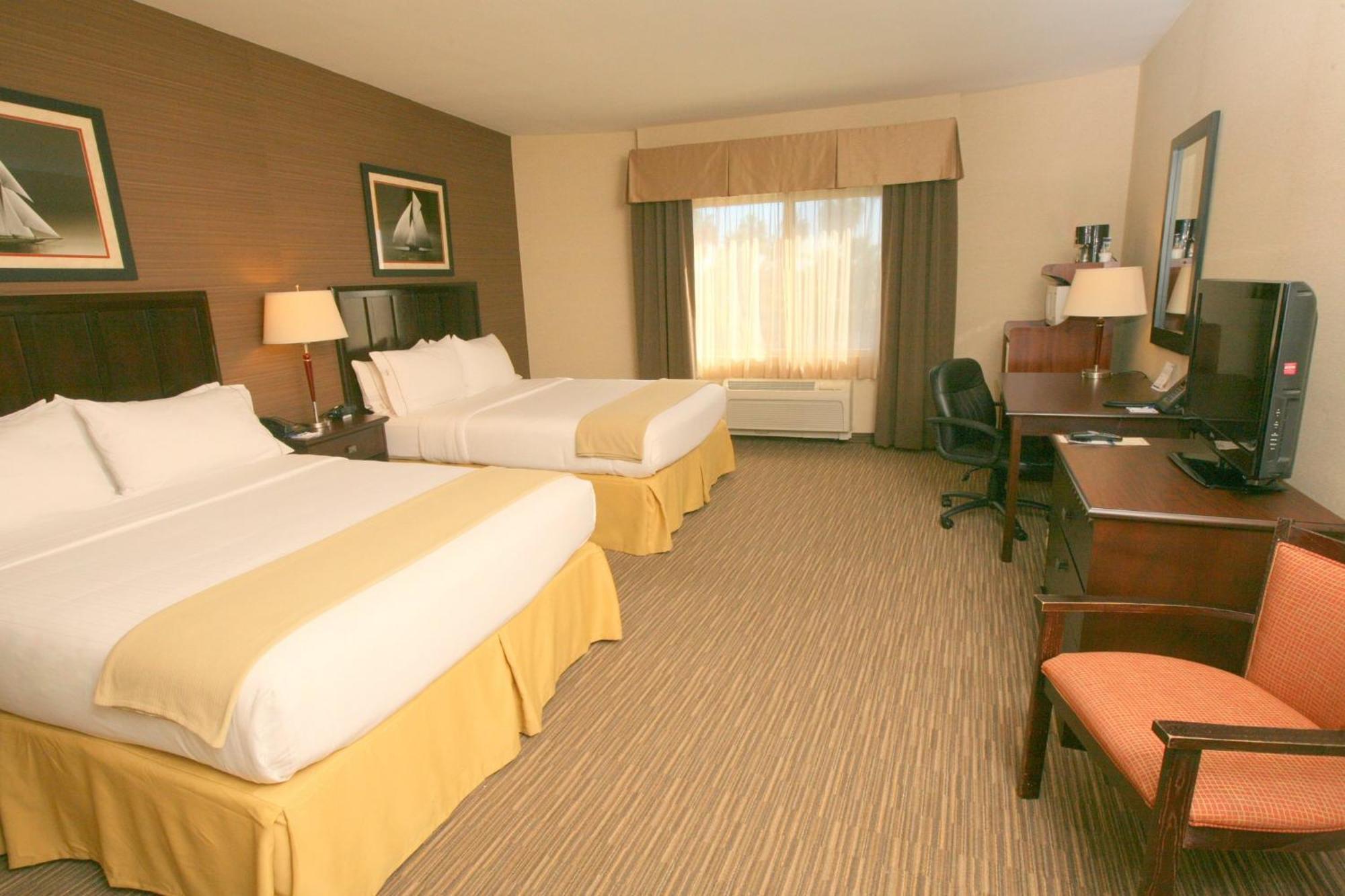 Holiday Inn Express San Diego South - Chula Vista By Ihg Exterior photo