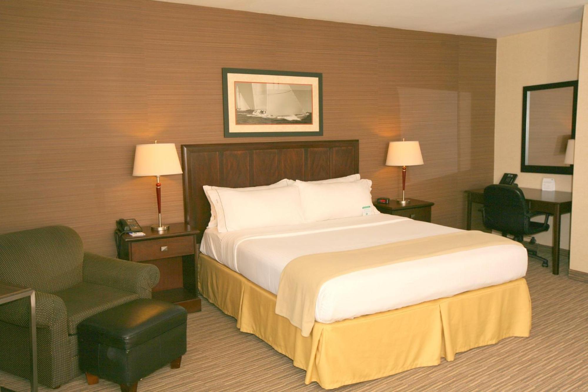 Holiday Inn Express San Diego South - Chula Vista By Ihg Exterior photo